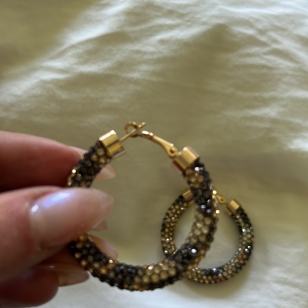 Hoop earrings - Picture 2 of 3